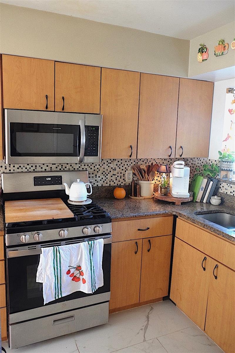 Image 3 of 15 For 10659 Windsor Court