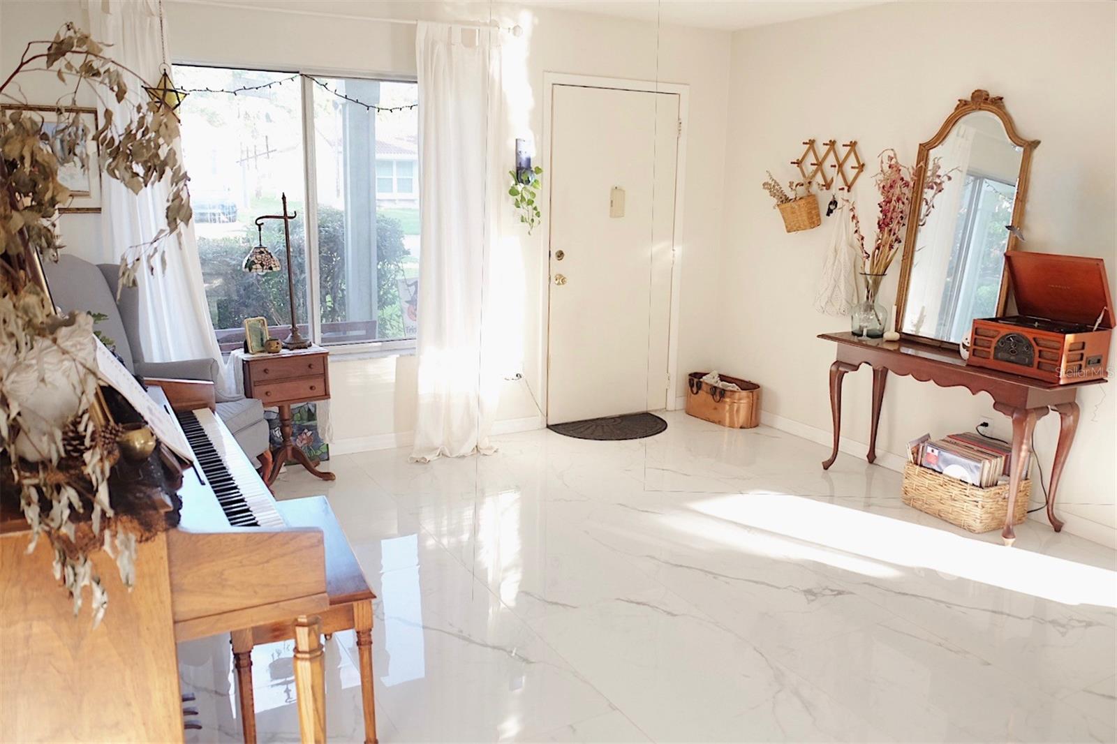 Image 4 of 15 For 10659 Windsor Court