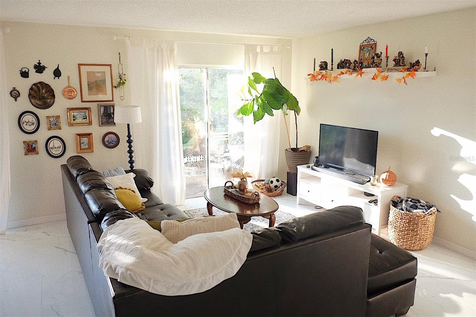 Image 5 of 15 For 10659 Windsor Court