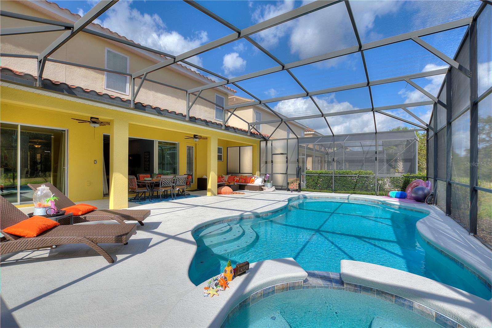 Image 19 of 96 For 5252 Oakbourne Avenue