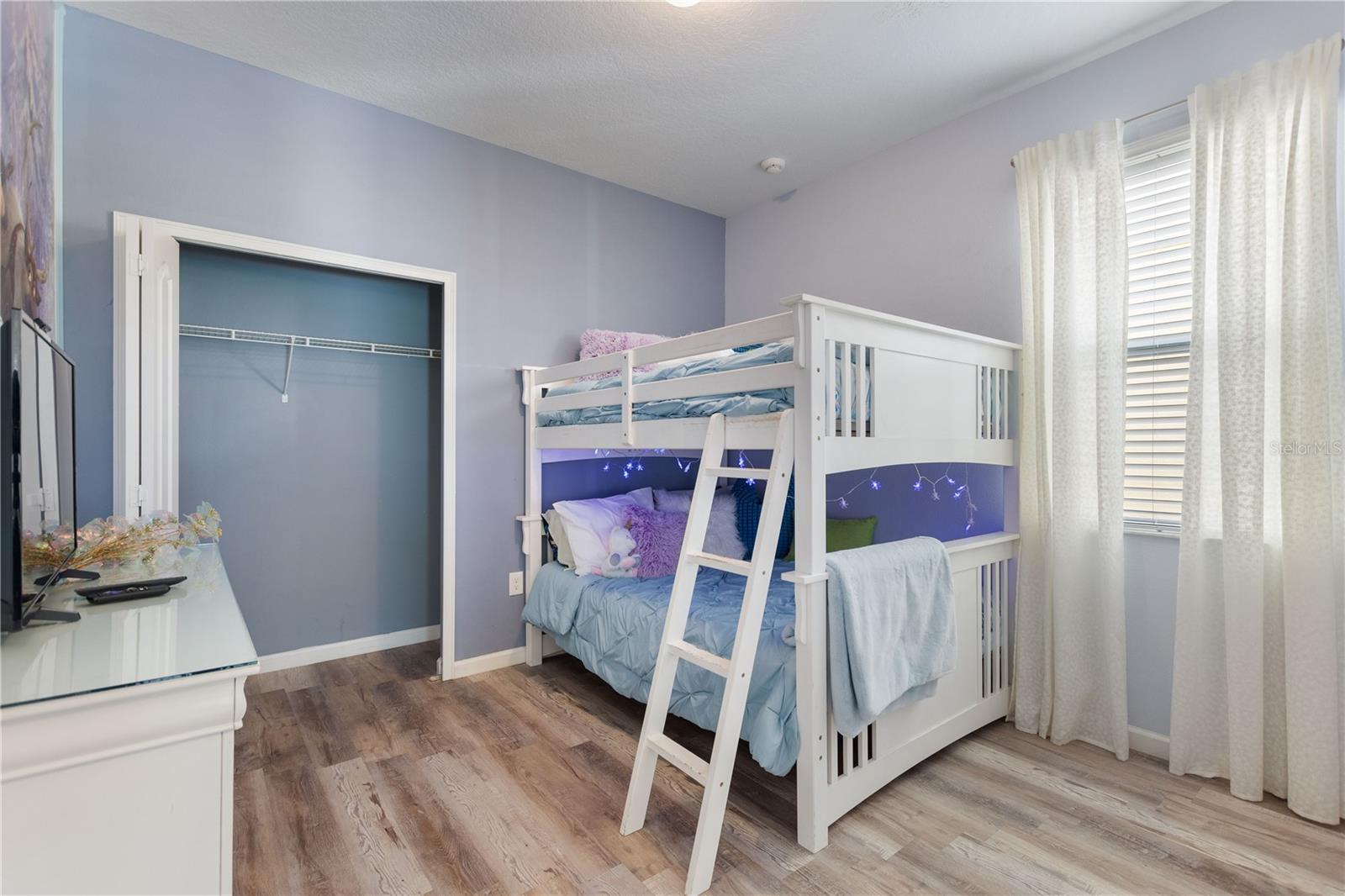 Image 32 of 96 For 5252 Oakbourne Avenue