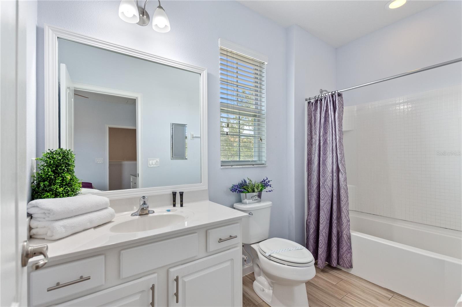 Image 43 of 96 For 5252 Oakbourne Avenue