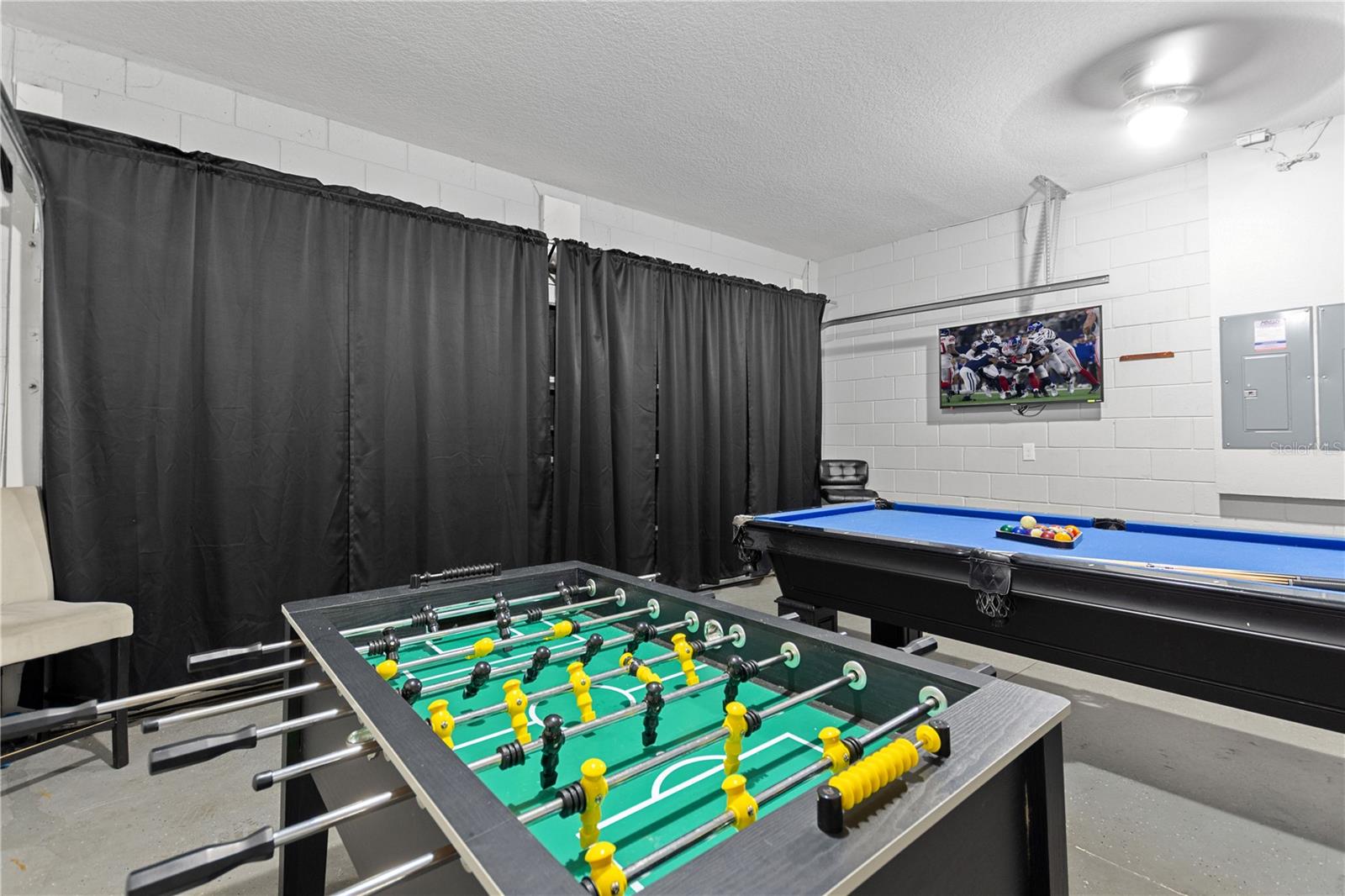 Image 66 of 96 For 5252 Oakbourne Avenue