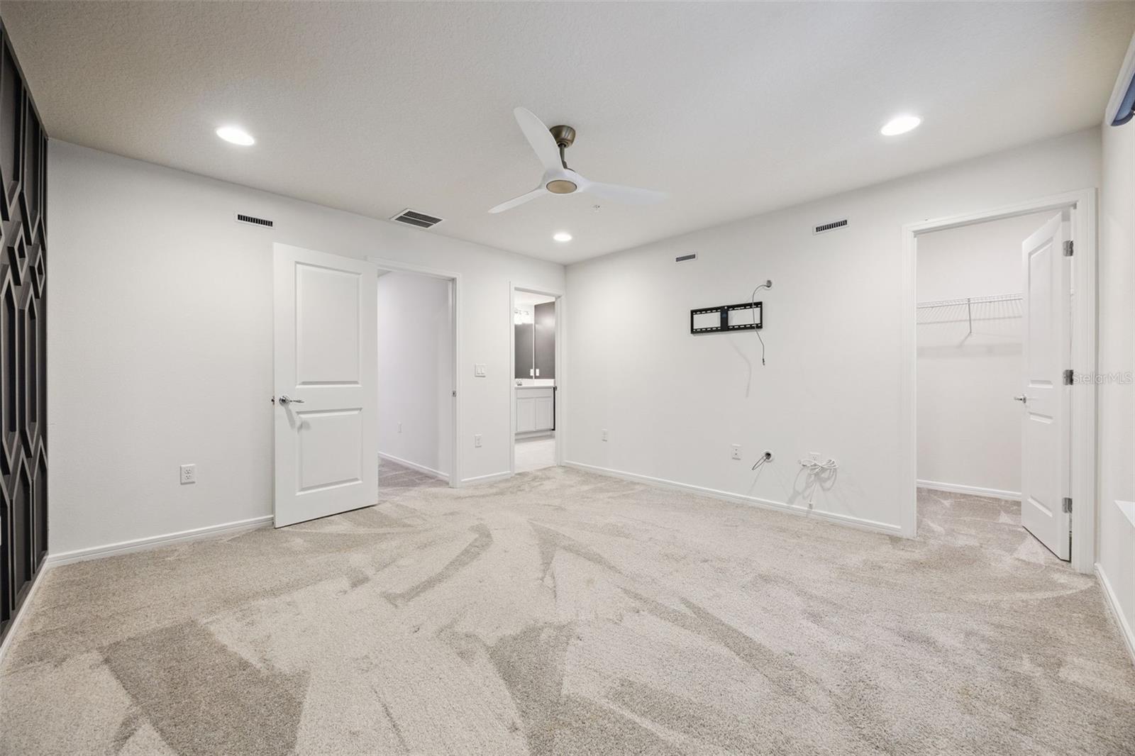 Image 16 of 67 For 1900 Erudite Way