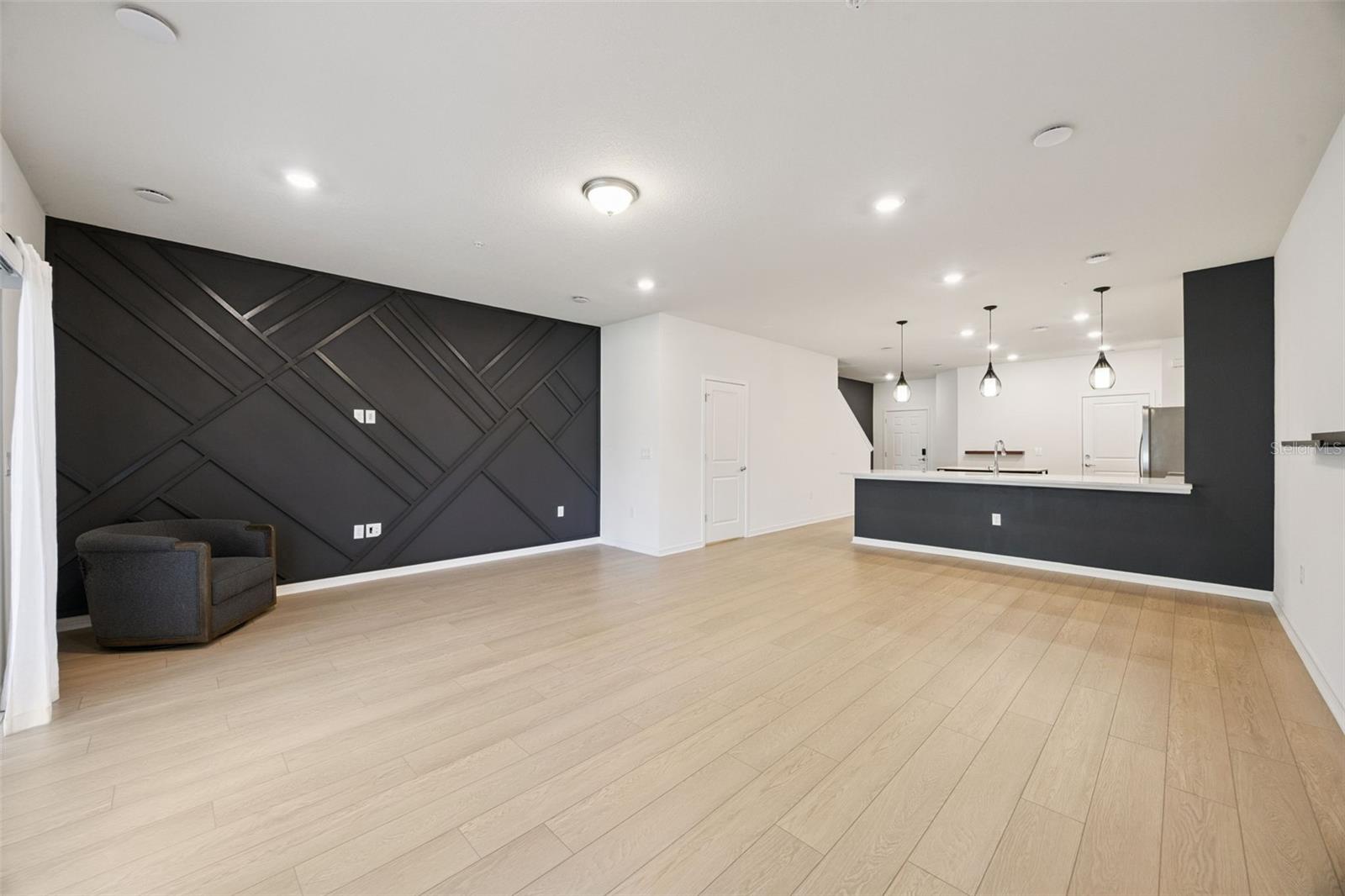 Image 3 of 67 For 1900 Erudite Way