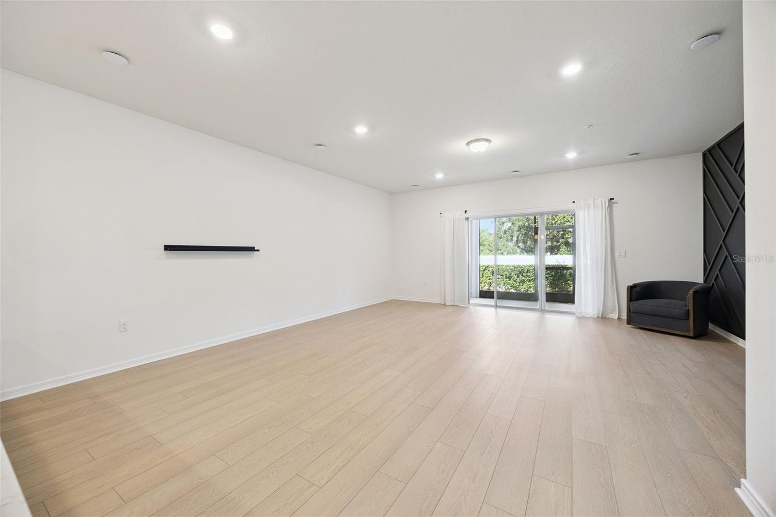 Image 4 of 67 For 1900 Erudite Way