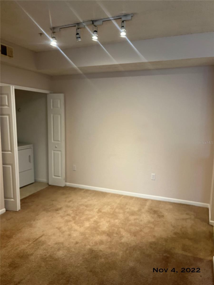 Image 15 of 40 For 13037 Mulberry Park Drive 516