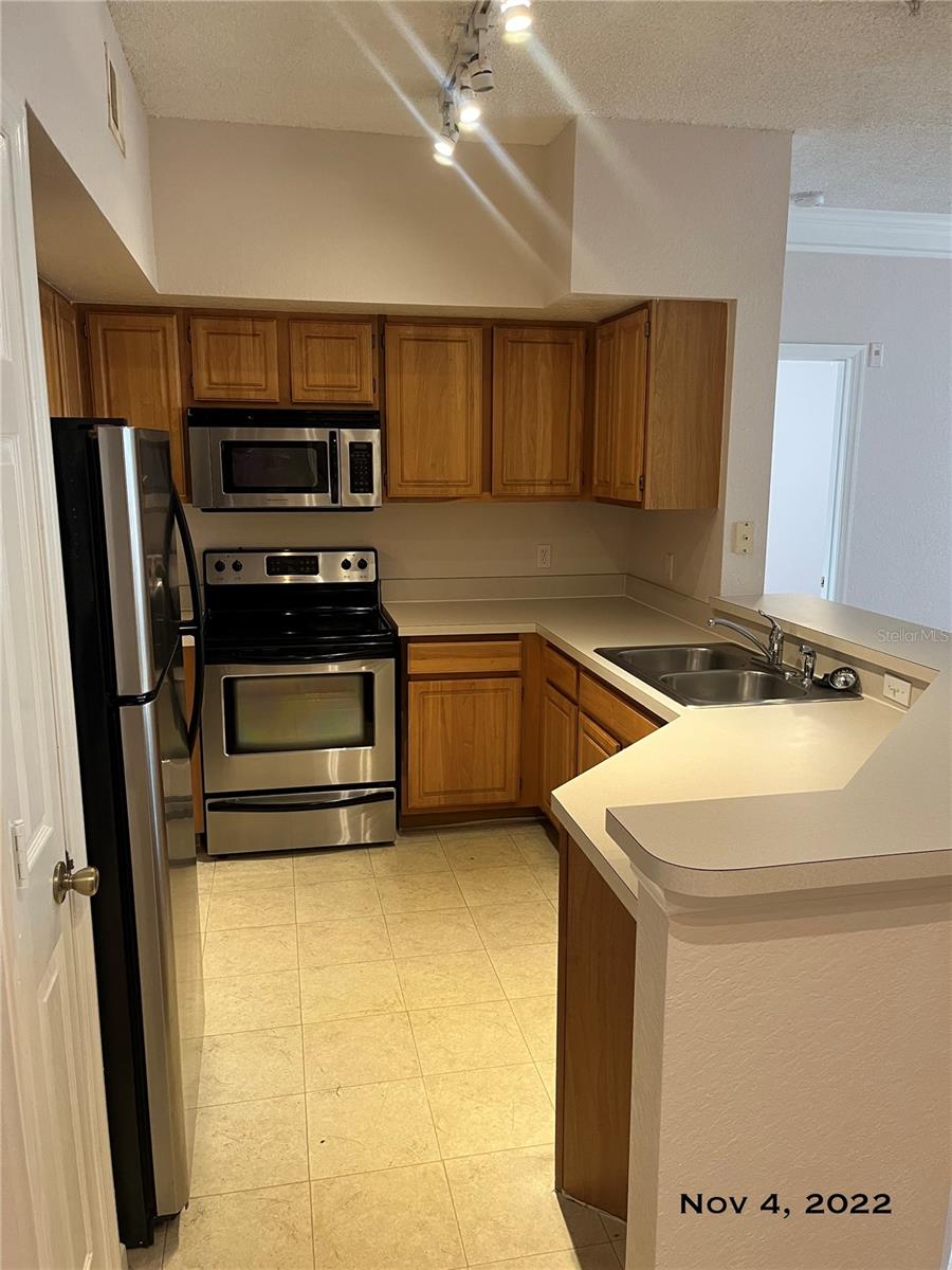 Image 17 of 40 For 13037 Mulberry Park Drive 516