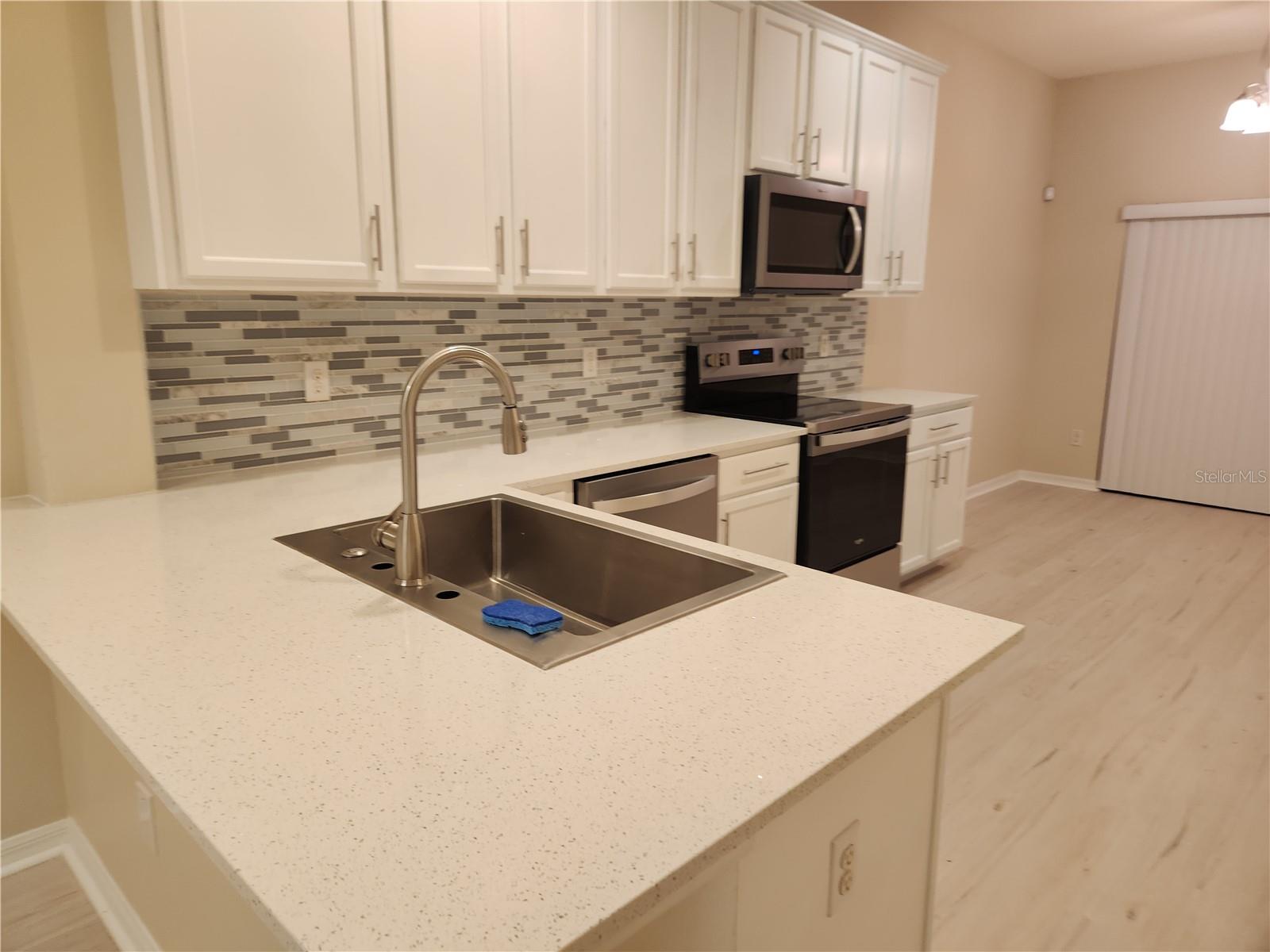 Image 10 of 45 For 1049 Honey Blossom Drive N