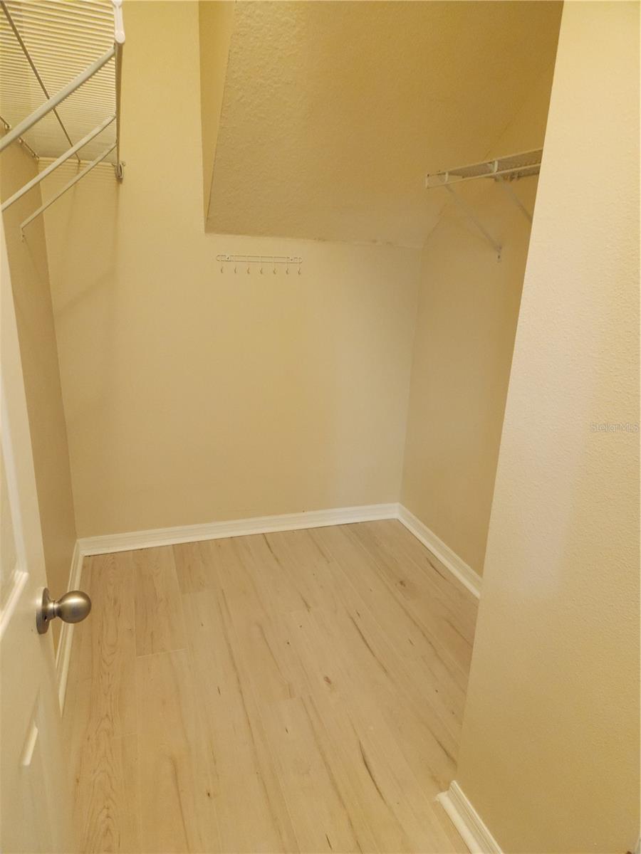 Image 18 of 45 For 1049 Honey Blossom Drive N