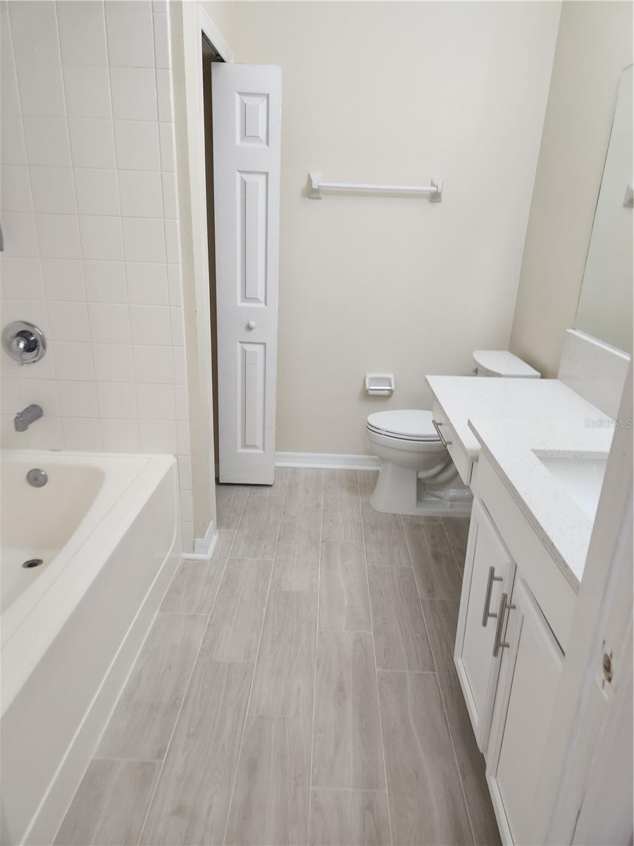 Image 20 of 45 For 1049 Honey Blossom Drive N