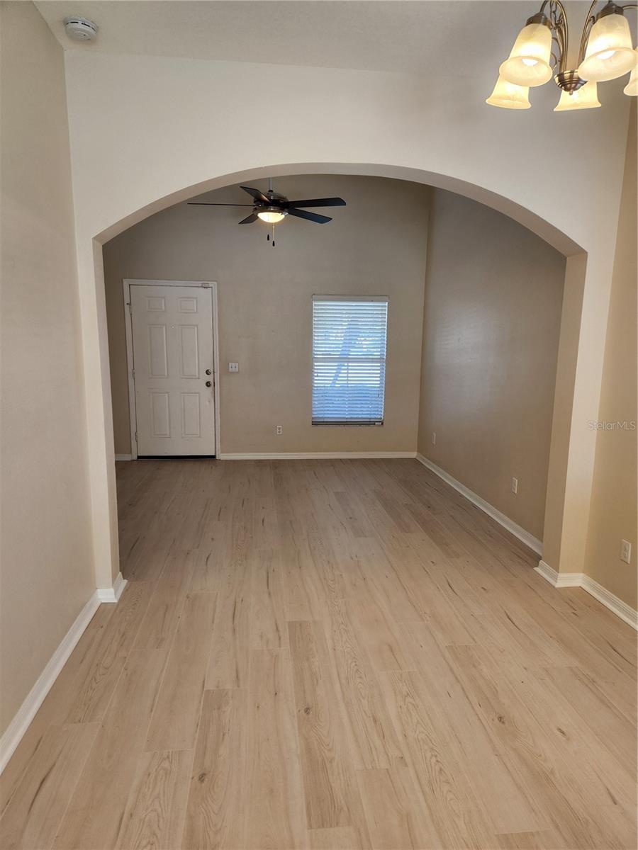 Image 21 of 45 For 1049 Honey Blossom Drive N