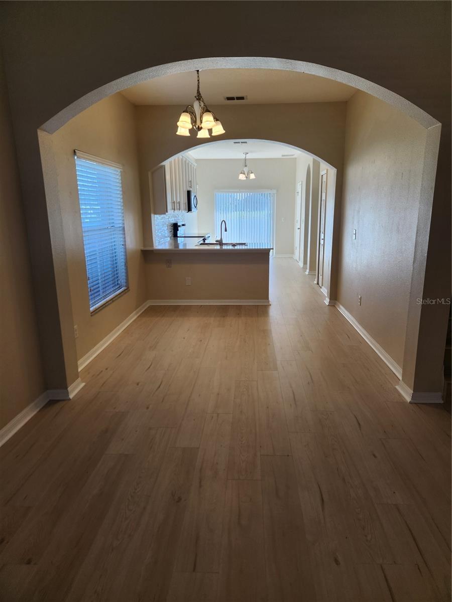 Image 22 of 45 For 1049 Honey Blossom Drive N