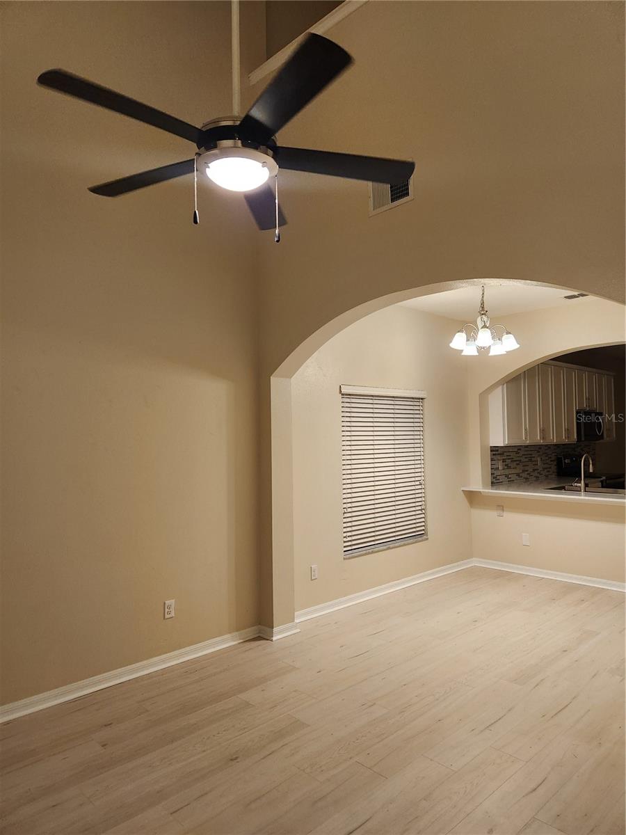 Image 23 of 45 For 1049 Honey Blossom Drive N