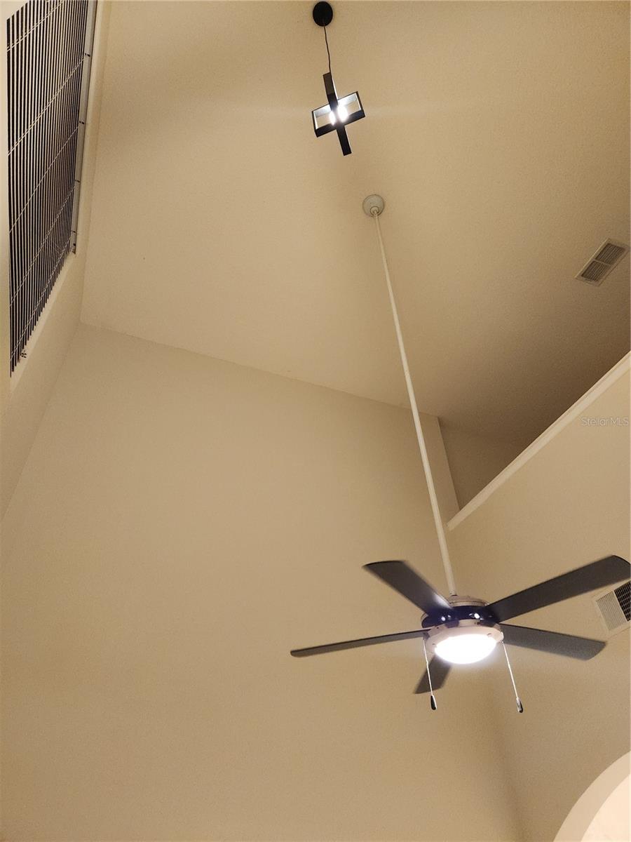 Image 25 of 45 For 1049 Honey Blossom Drive N