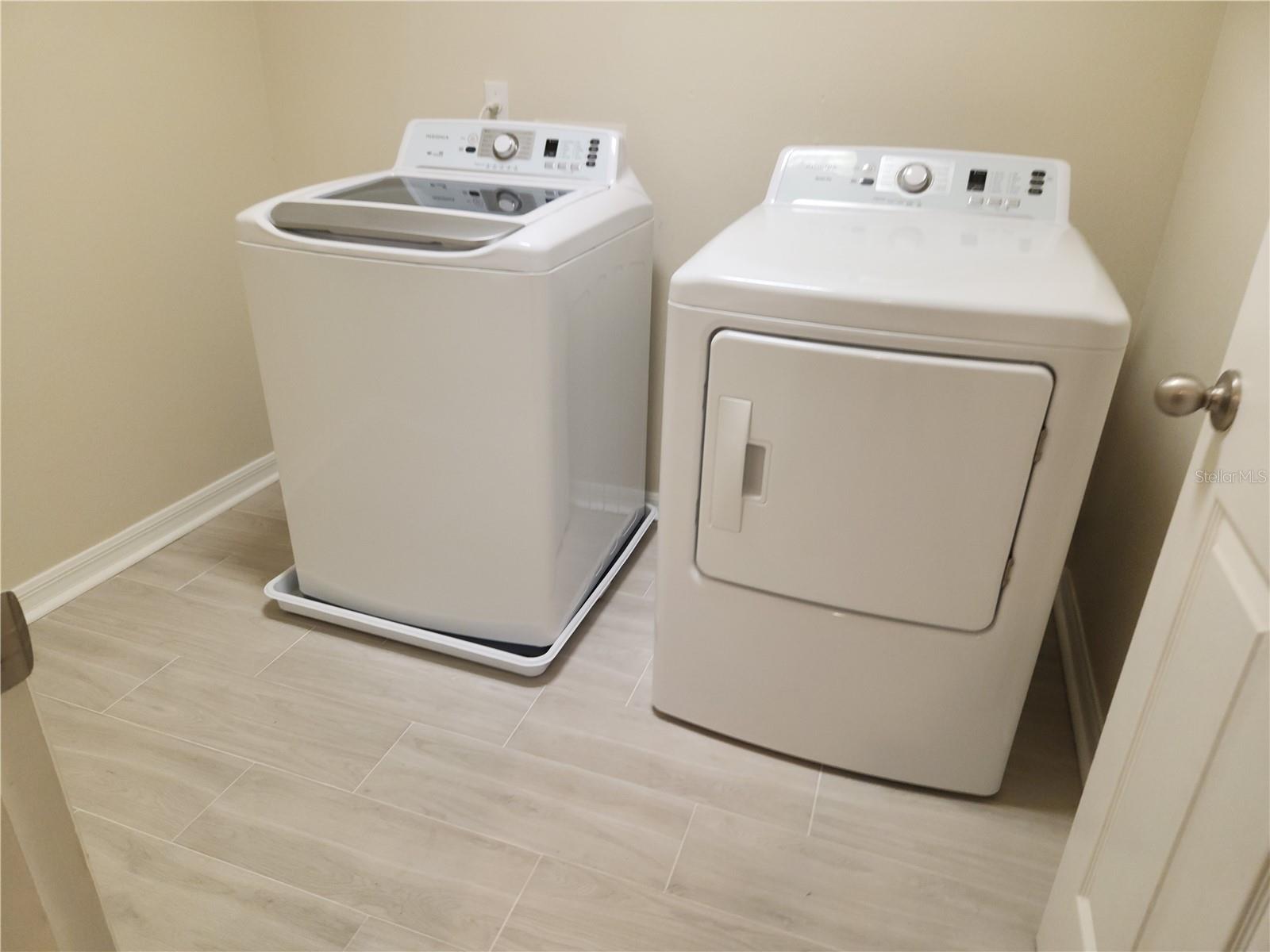 Image 30 of 45 For 1049 Honey Blossom Drive N