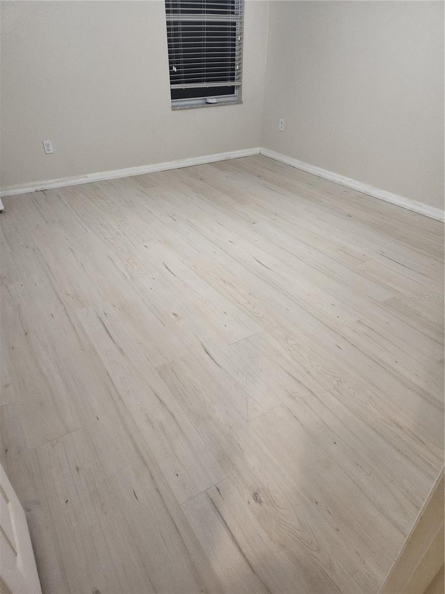 Image 32 of 45 For 1049 Honey Blossom Drive N