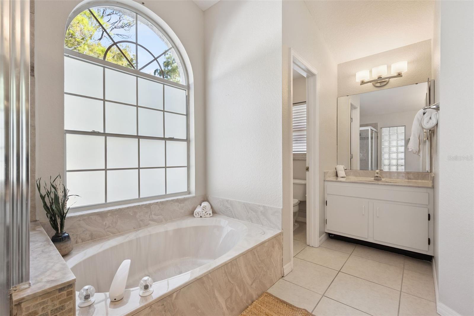 Image 14 of 24 For 768 River Boat Circle