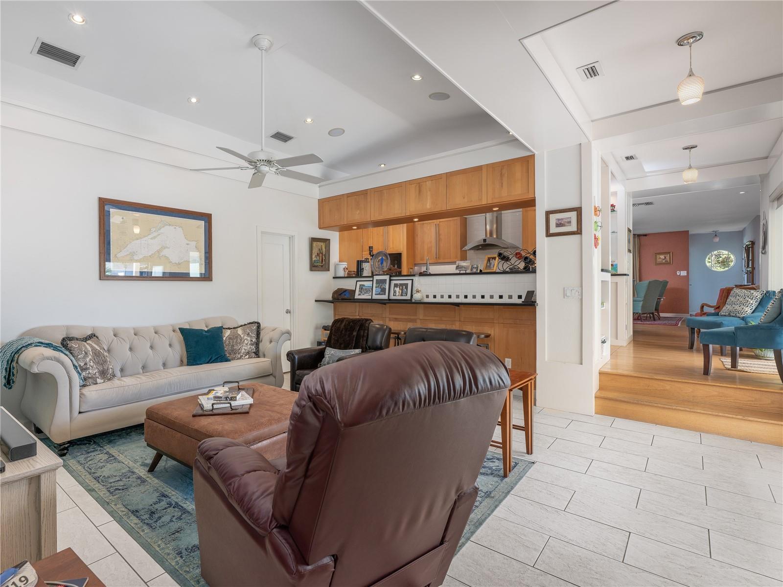 Image 14 of 40 For 2800 Vine Street