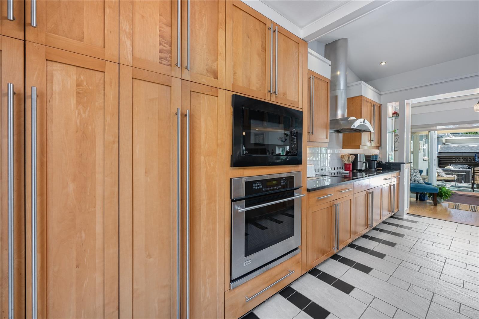 Image 16 of 40 For 2800 Vine Street