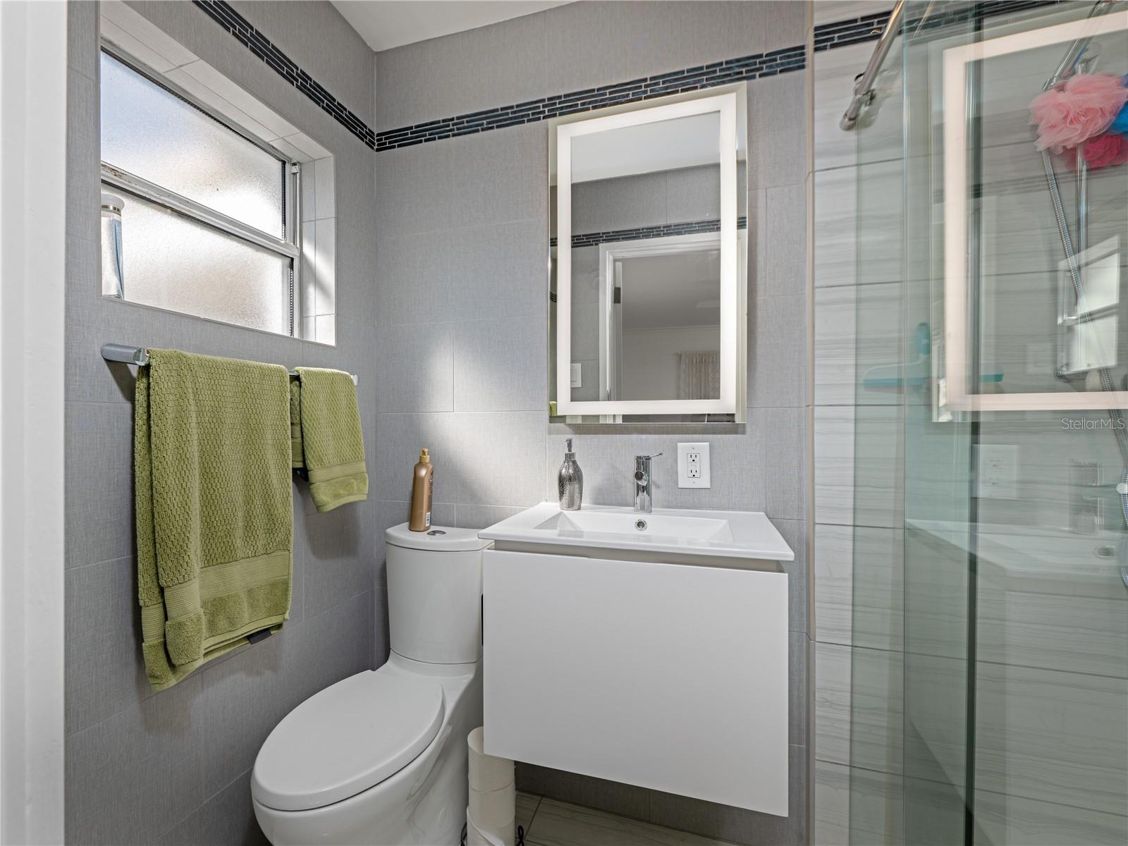 Image 19 of 40 For 2800 Vine Street