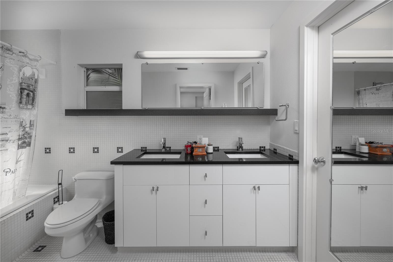 Image 39 of 40 For 2800 Vine Street