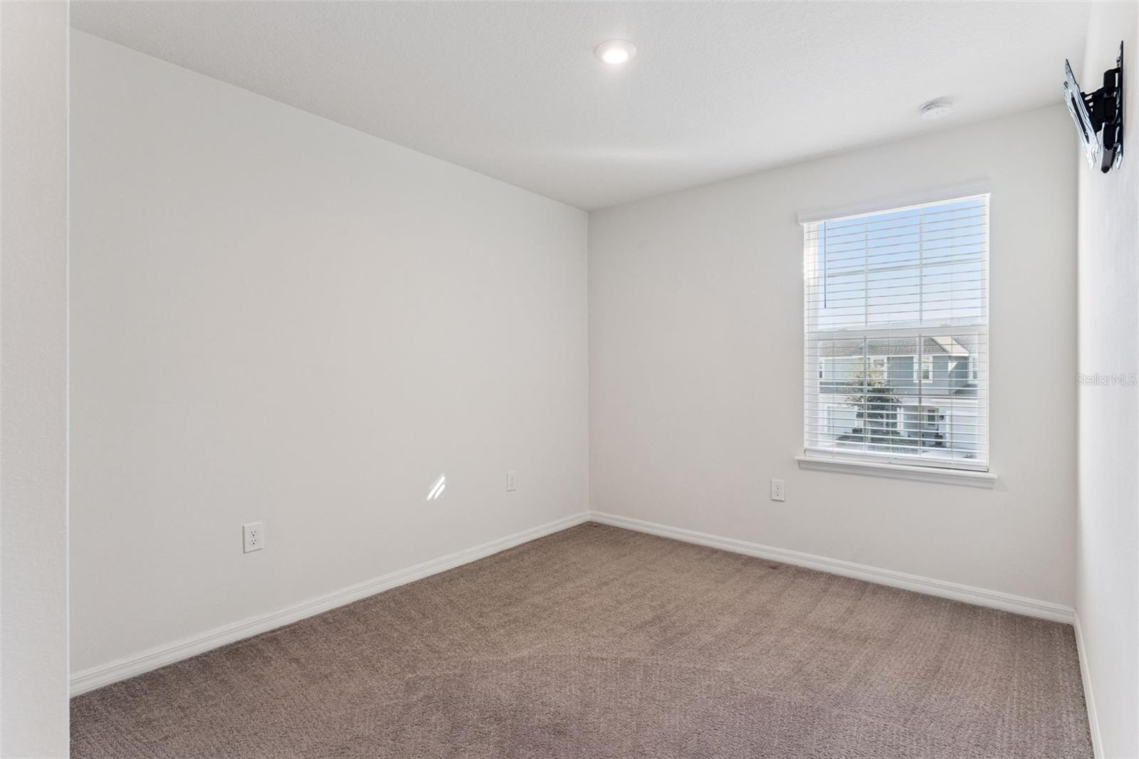 Image 12 of 20 For 2093 Crystal Bell Street