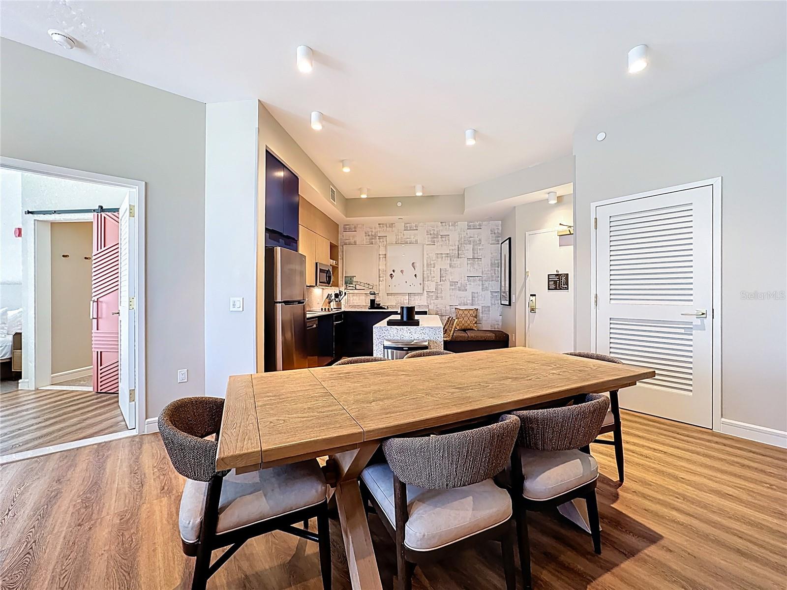 Image 16 of 58 For 3151 Sunset Walk Drive 204