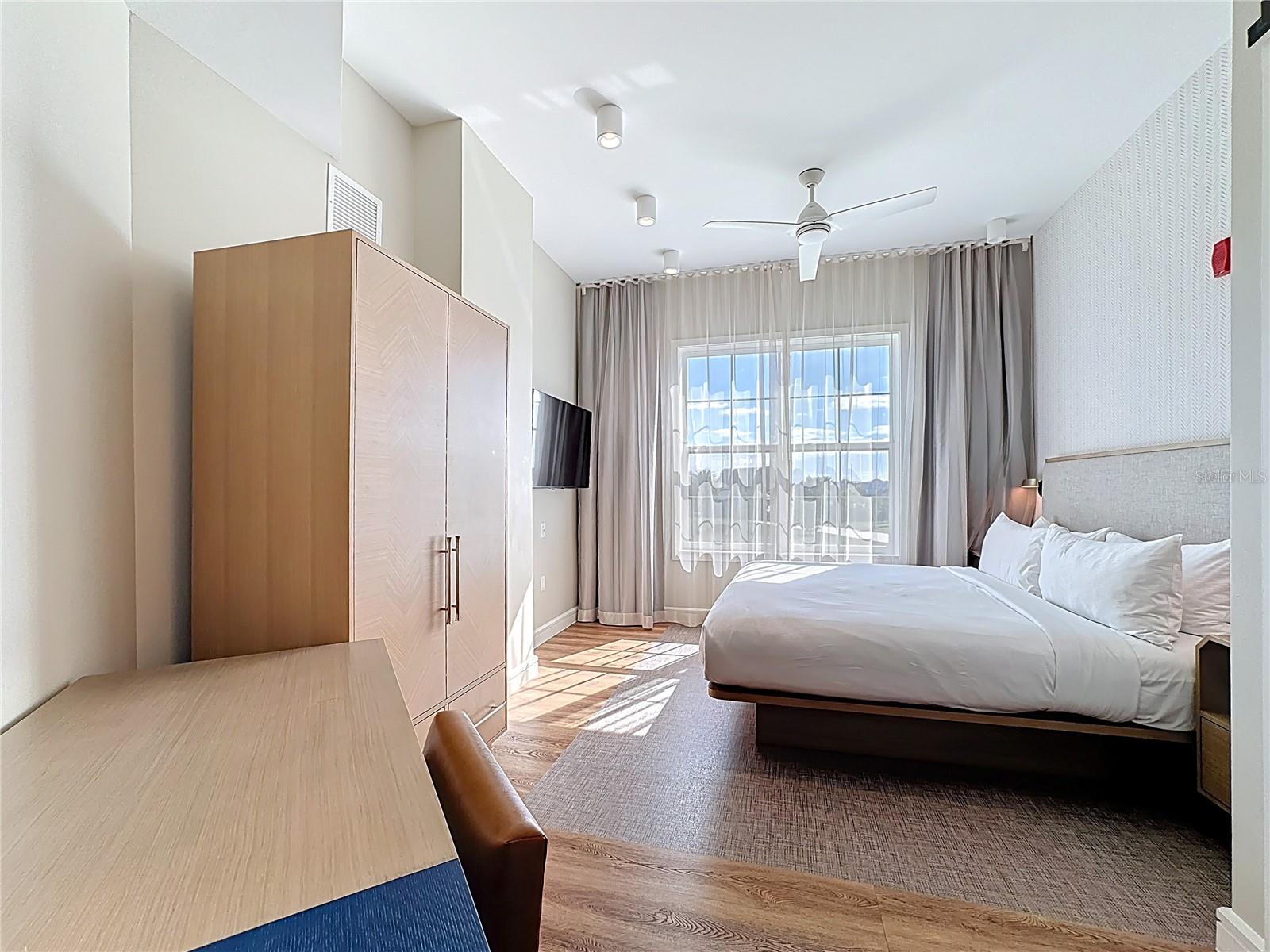 Image 21 of 58 For 3151 Sunset Walk Drive 204