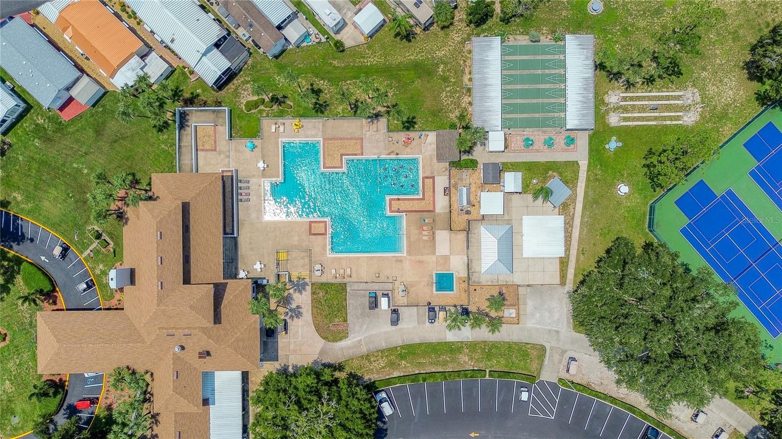 Image 15 of 18 For 833 St George Drive