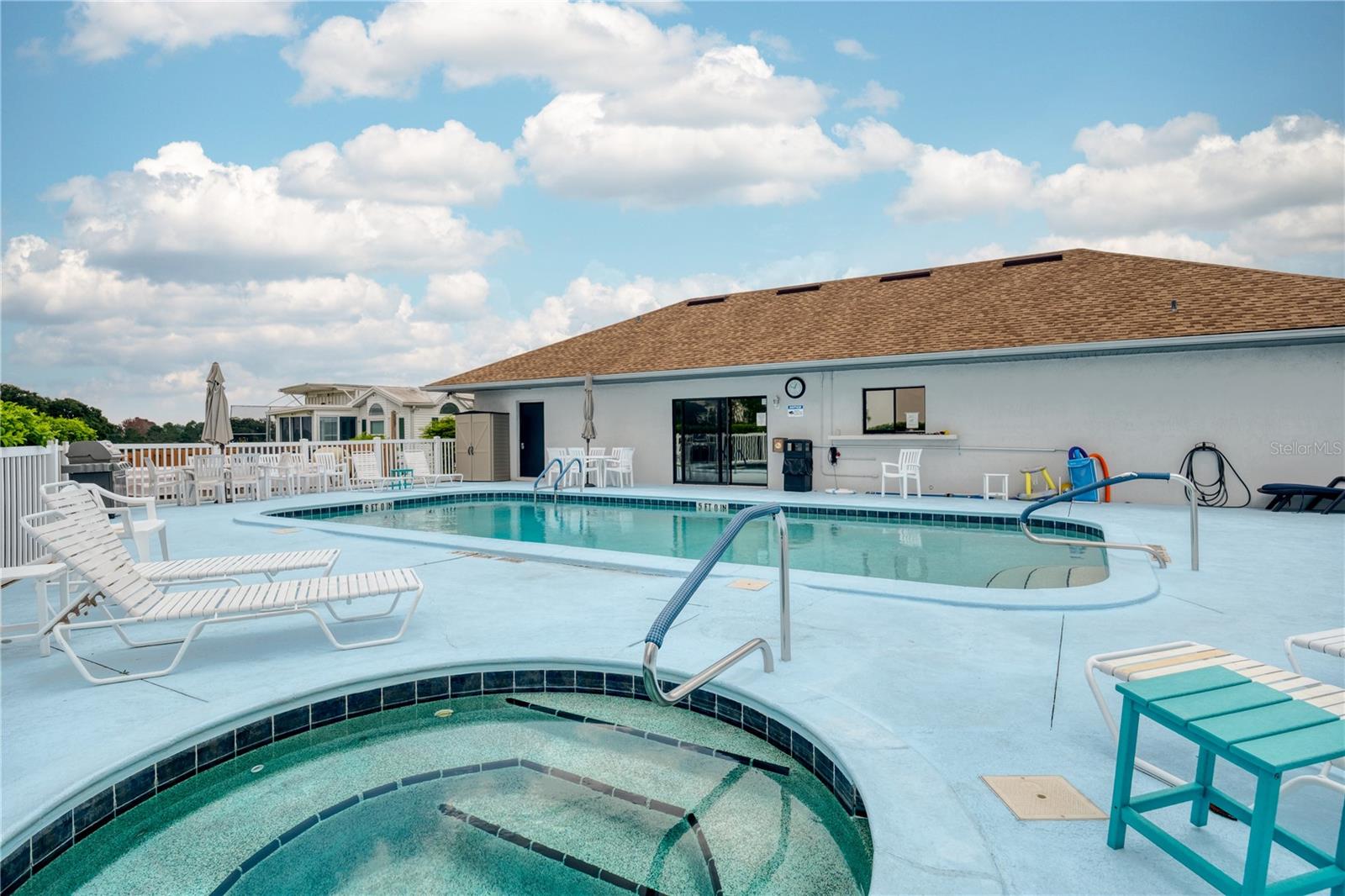 Image 4 of 18 For 833 St George Drive