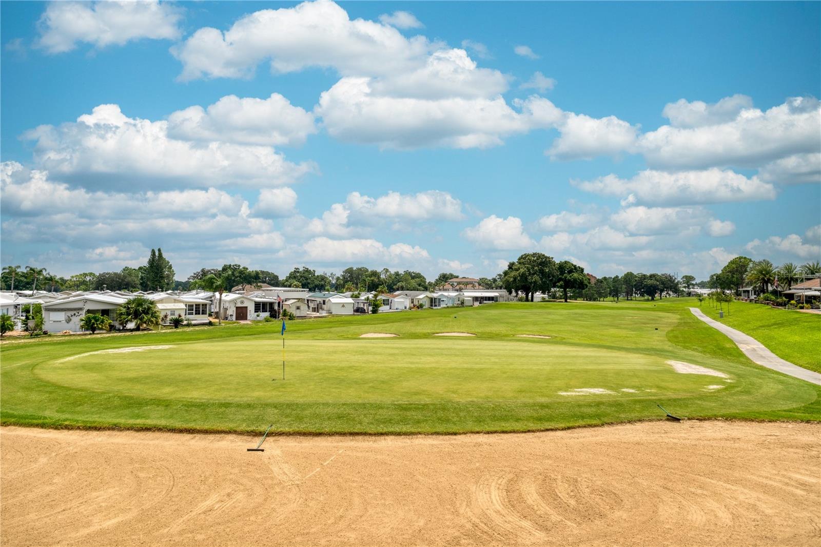 Image 6 of 18 For 833 St George Drive