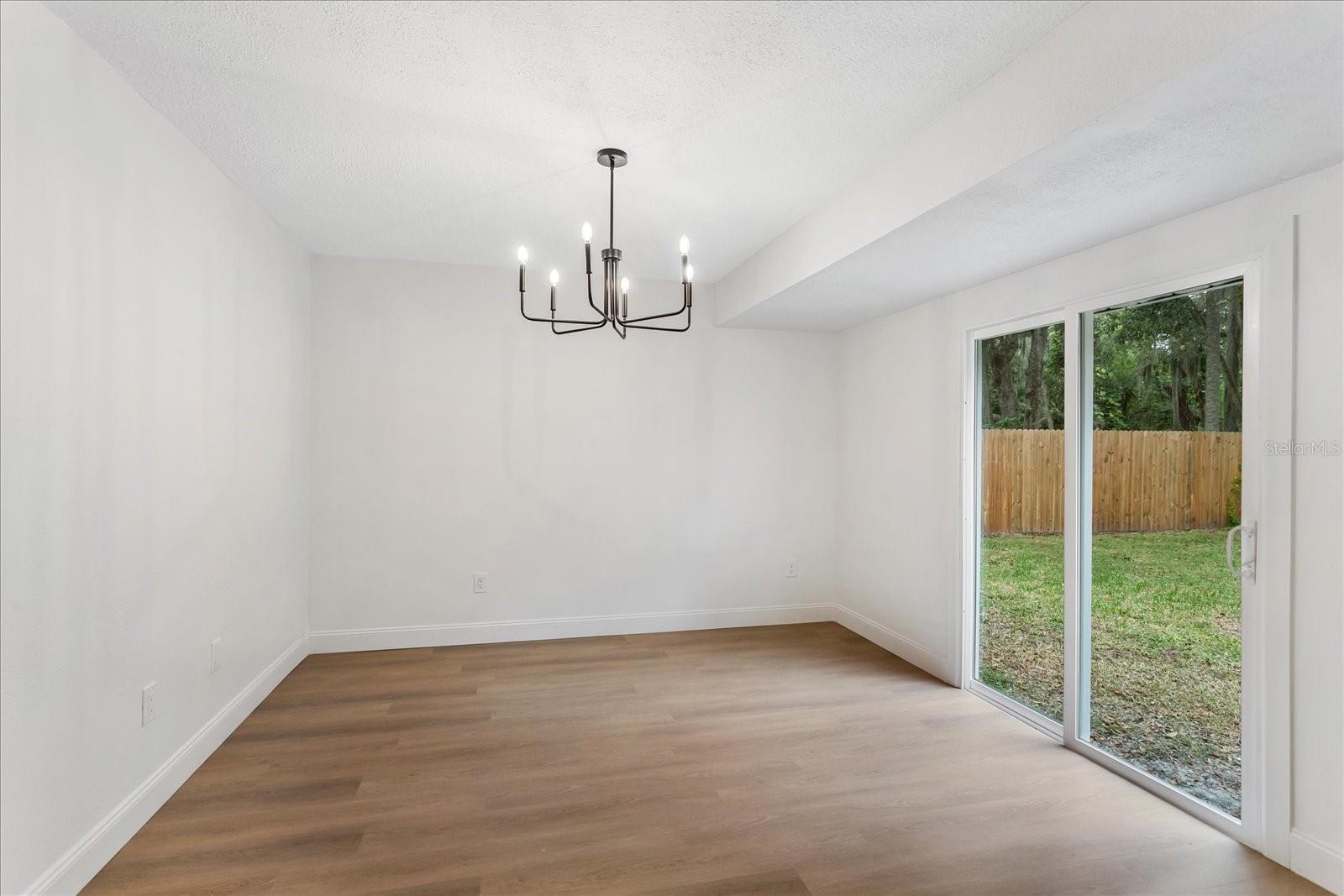 Image 10 of 24 For 781 Riviera Drive Ne