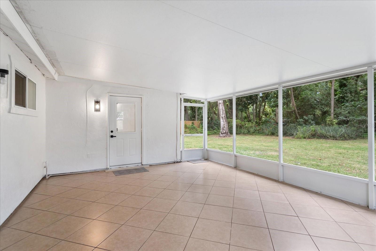 Image 20 of 24 For 781 Riviera Drive Ne