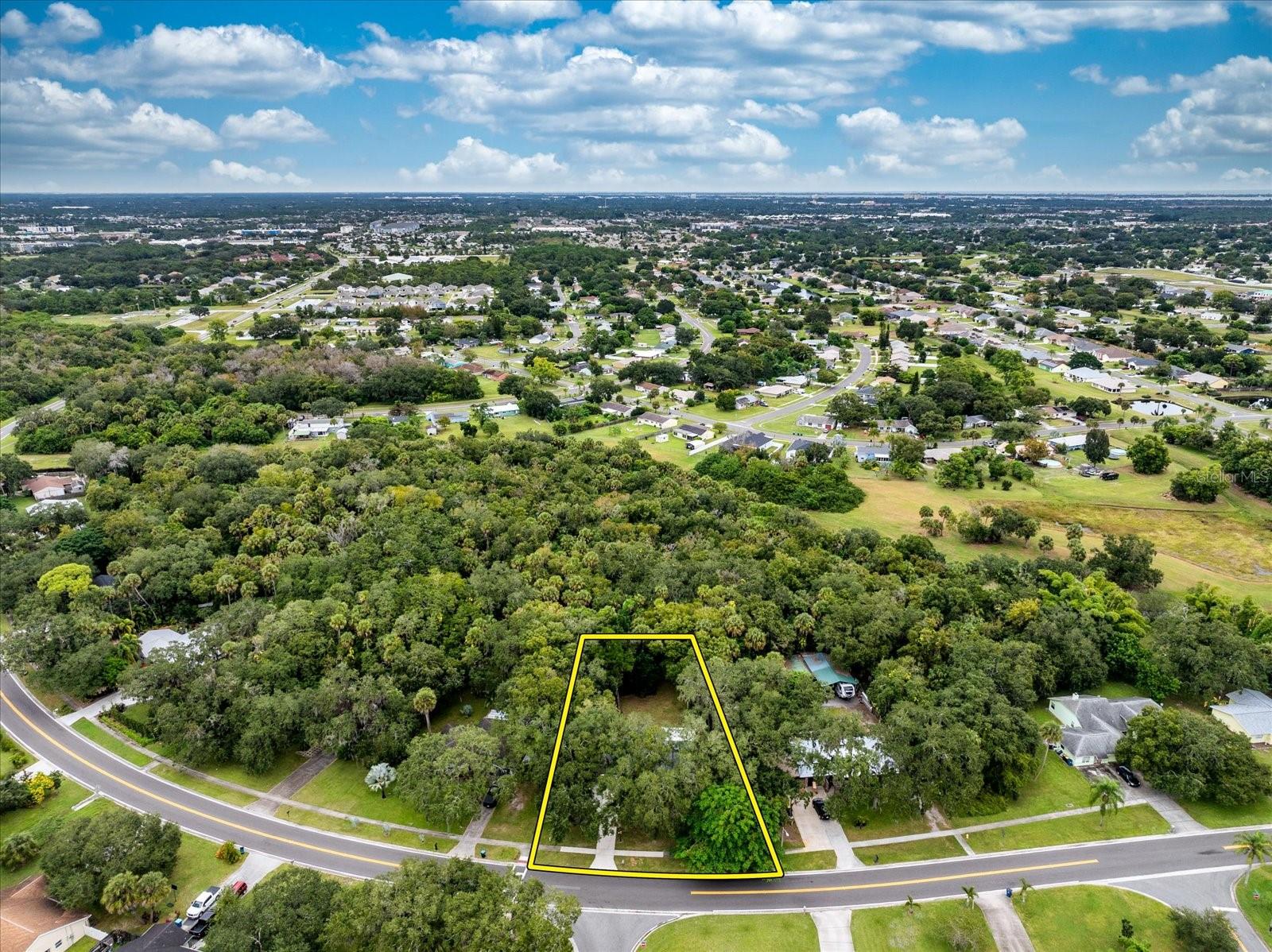 Image 3 of 24 For 781 Riviera Drive Ne