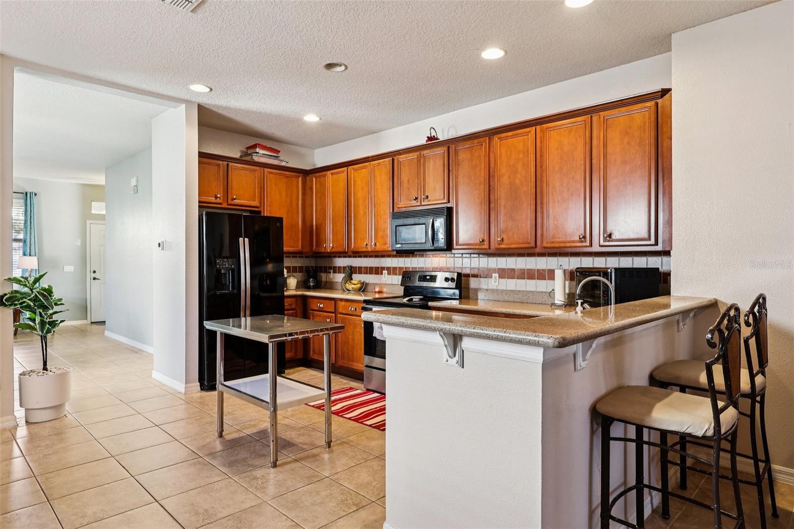 Listing photo id 12 for 2040 Manhattan Lane