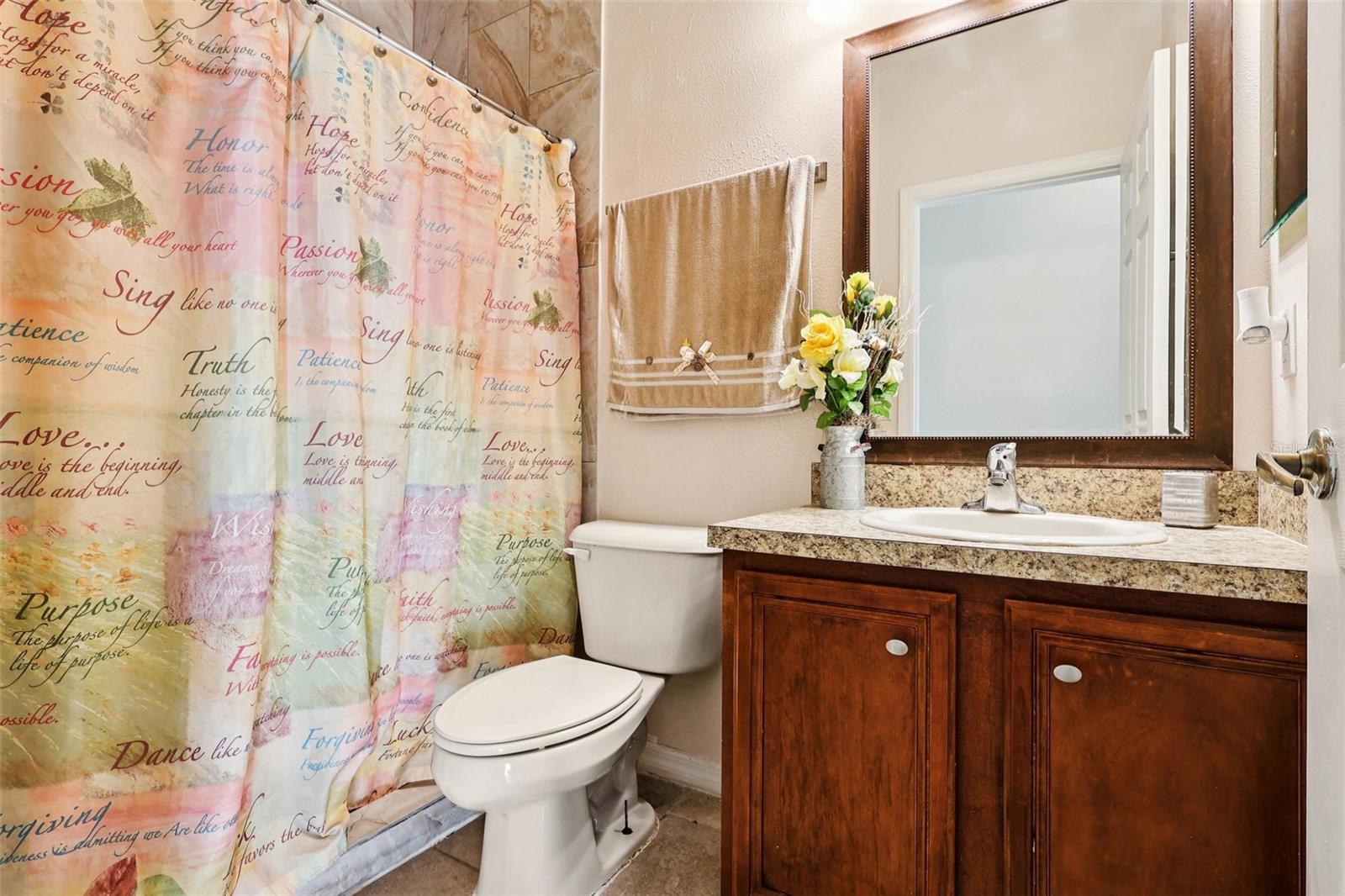 Listing photo id 20 for 2040 Manhattan Lane