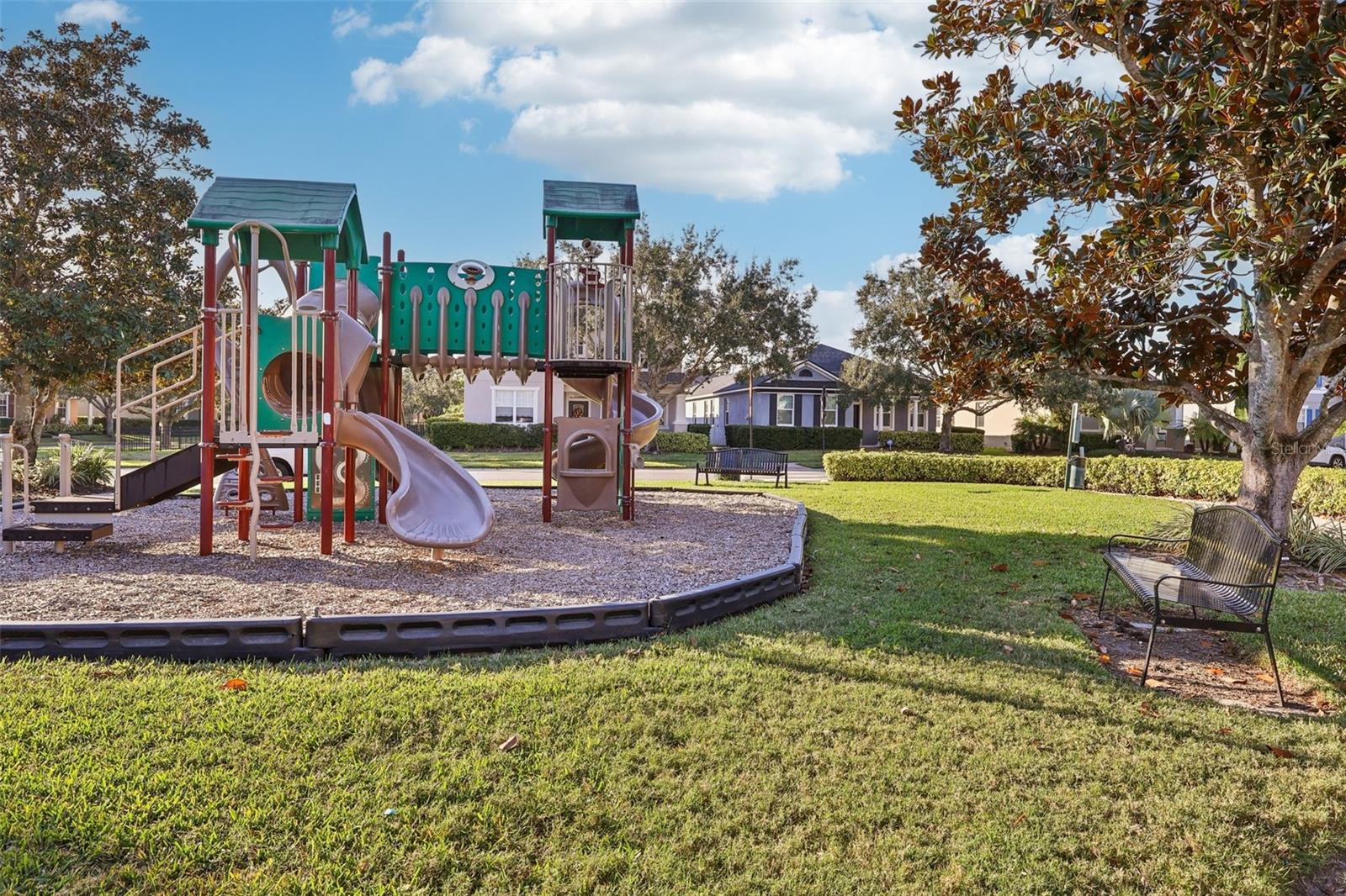 Listing photo id 36 for 2040 Manhattan Lane