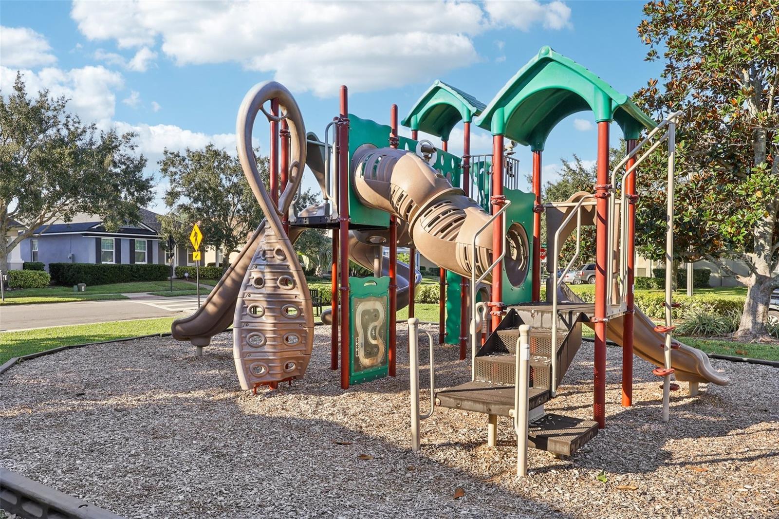 Listing photo id 40 for 2040 Manhattan Lane