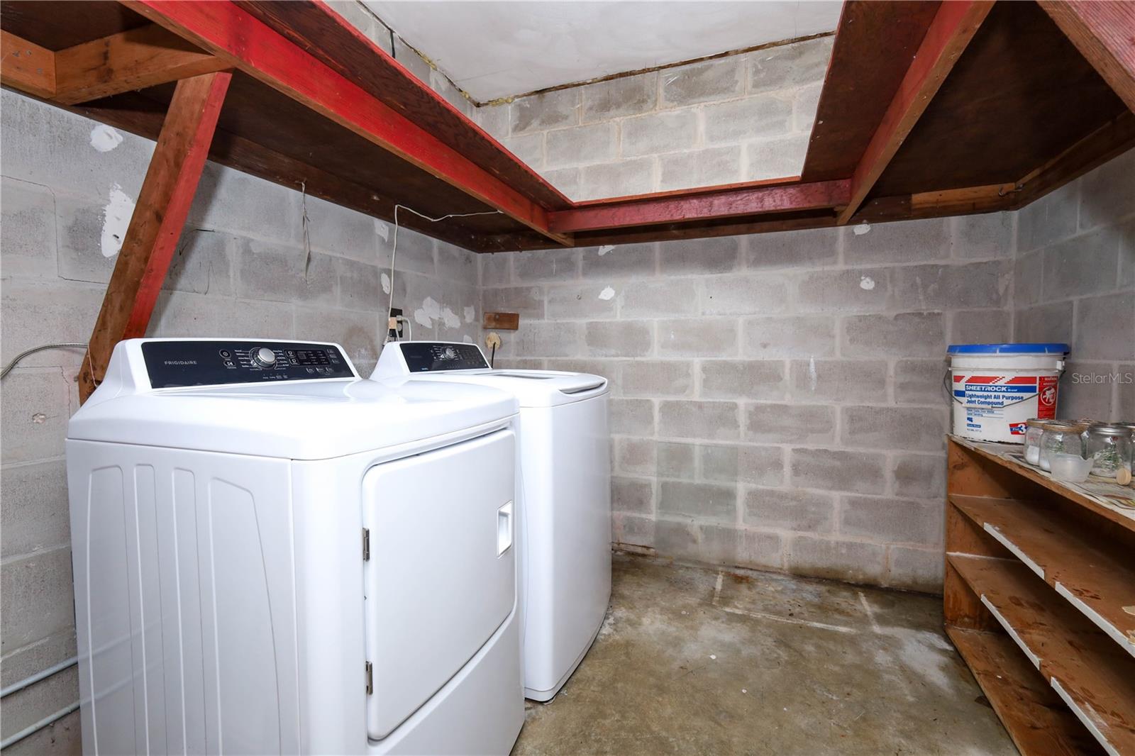 Image 31 of 37 For 2900 Brantley Hills Court