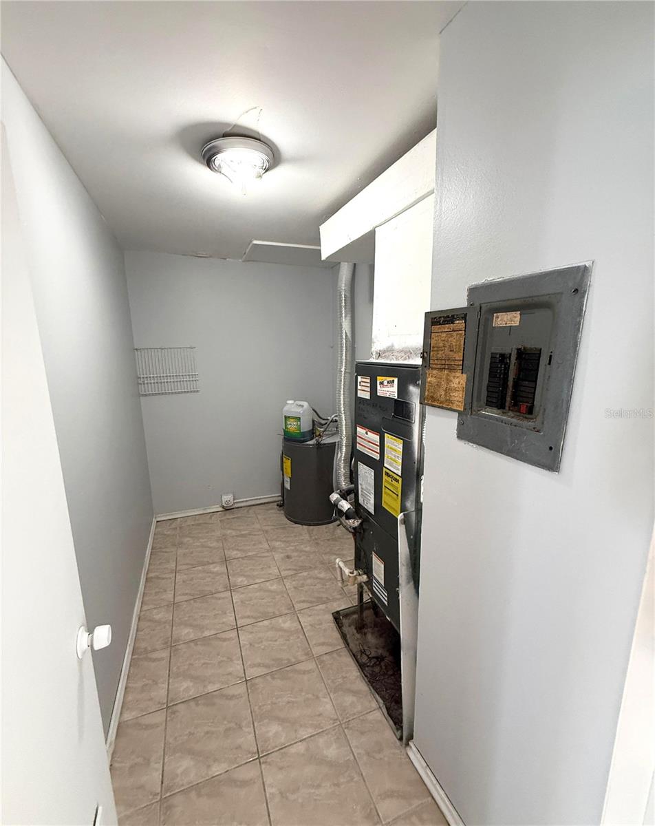 Image 22 of 26 For 9002 Tudor Drive K201