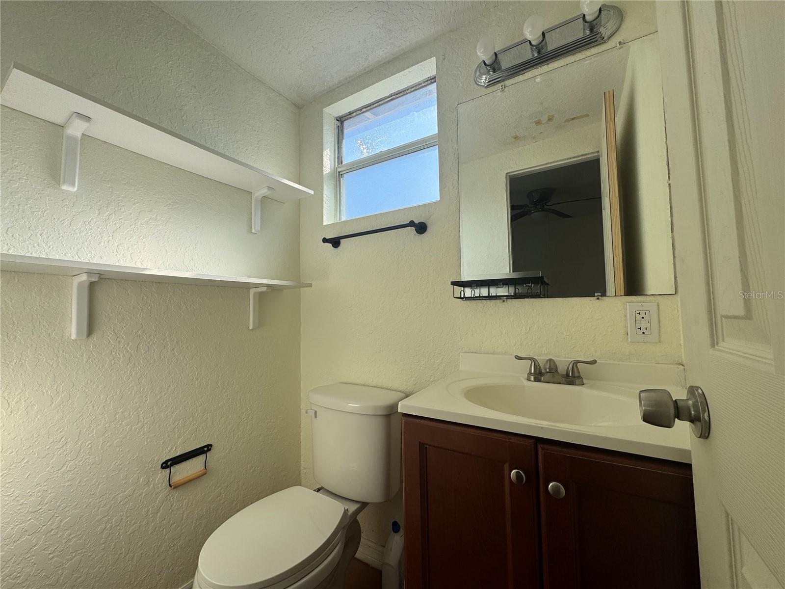 Image 11 of 14 For 636 Columbia Street