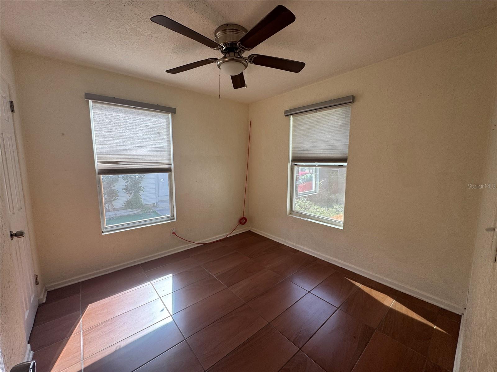 Image 8 of 14 For 636 Columbia Street