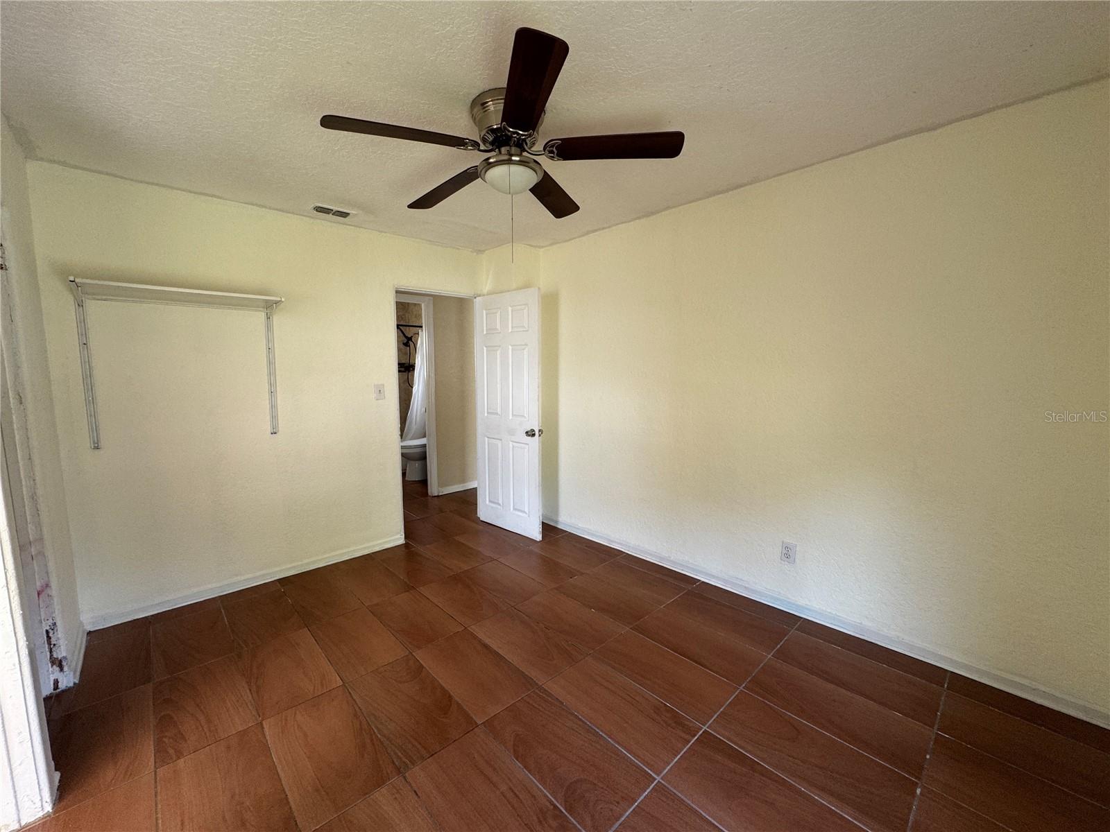 Image 9 of 14 For 636 Columbia Street