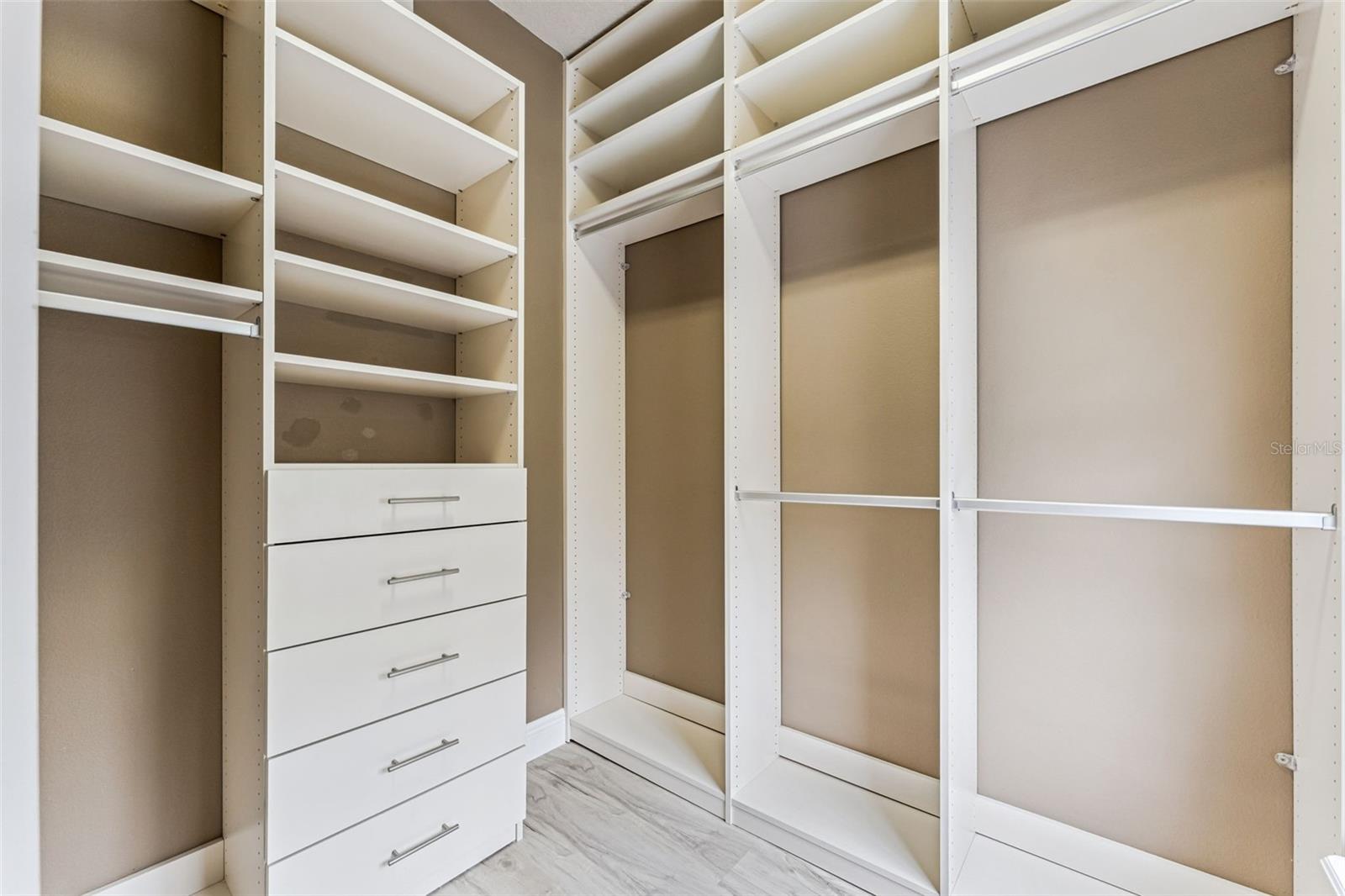 Image 26 of 68 For 4571 Virginia Drive