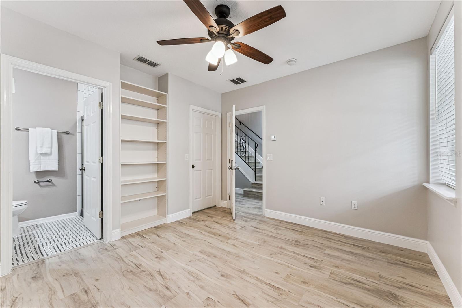 Image 33 of 68 For 4571 Virginia Drive