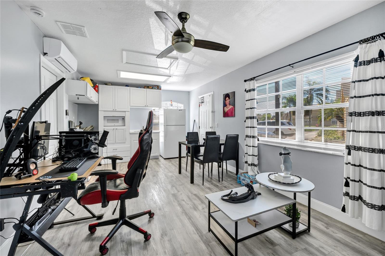 Image 4 of 41 For 205 Coconut Palm Way