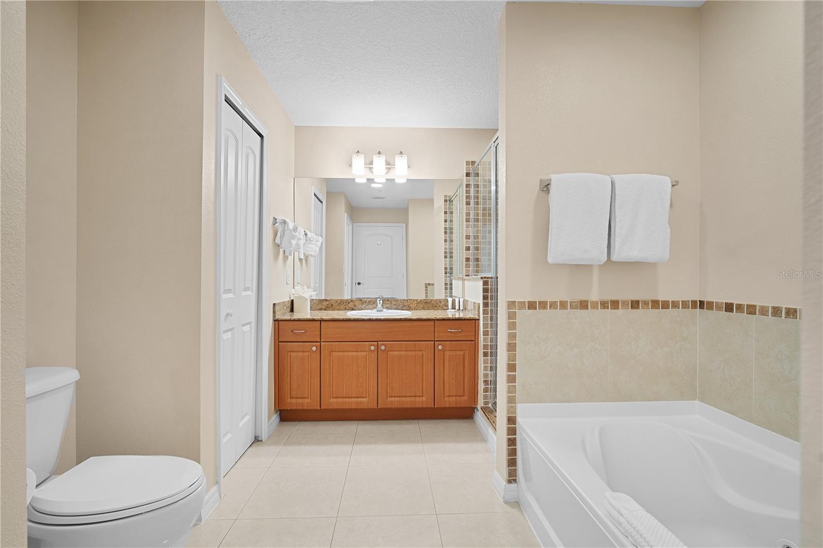 Image 22 of 33 For 7395 Universal Boulevard 1203