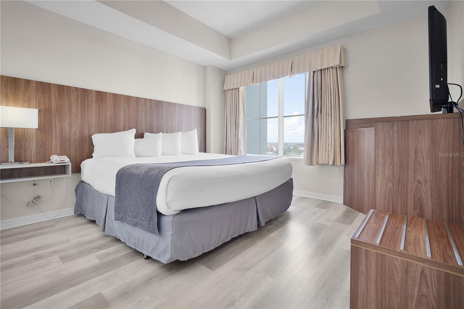 Image 26 of 33 For 7395 Universal Boulevard 1203