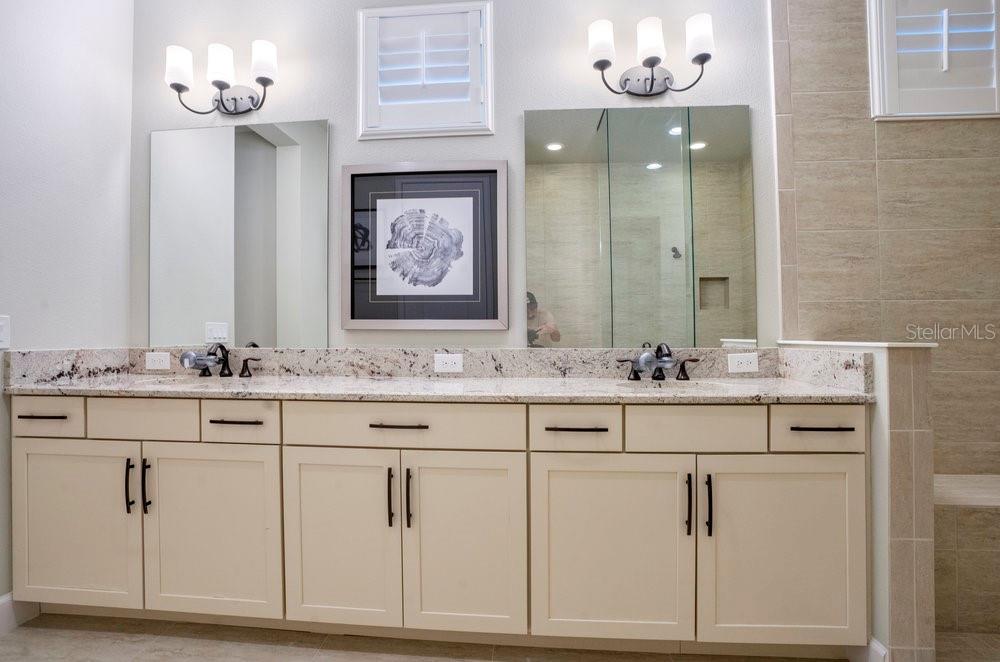 Image 32 of 73 For 8394 Via Vittoria Way